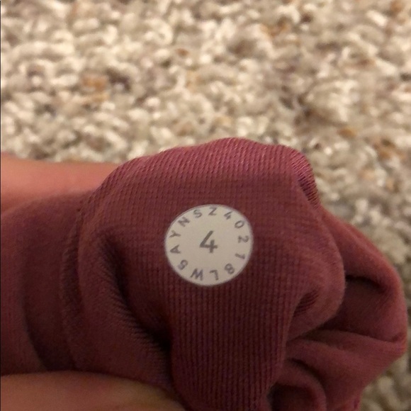 Almost brand new lululemons - Picture 6 of 7